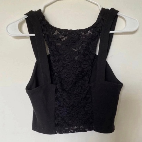 ✨VINTAGE ✨ LF lacey cut out crop top - Picture 2 of 4